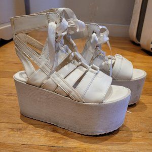 YRU Medusa Platform Sandals Size 7/38